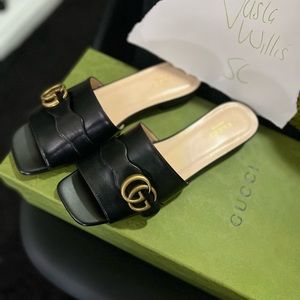 Brand new Gucci leather slides sz 38.5